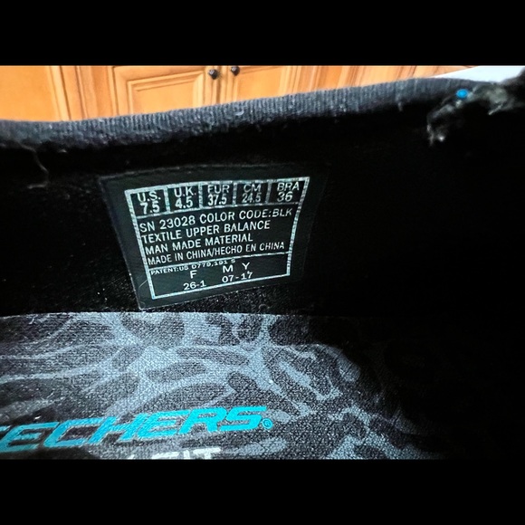 Skechers Relaxed Fit Memory Foam Slip On Black Shoes Women's Size 7.5 SN 23028 - Picture 8 of 8